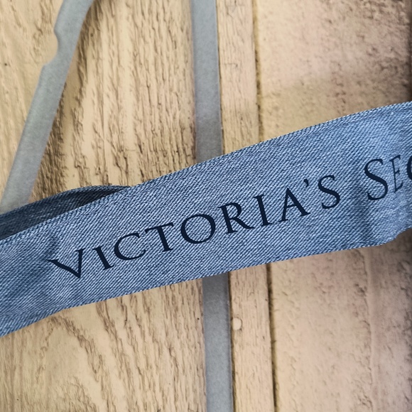 Victoria's Secret Spring Beach Tote - Picture 2 of 8